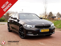 BMW 3-serie - 318i High Executive Edition | Sfeerverlichting | Apple Carplay | Parkeersensoren | Cruise