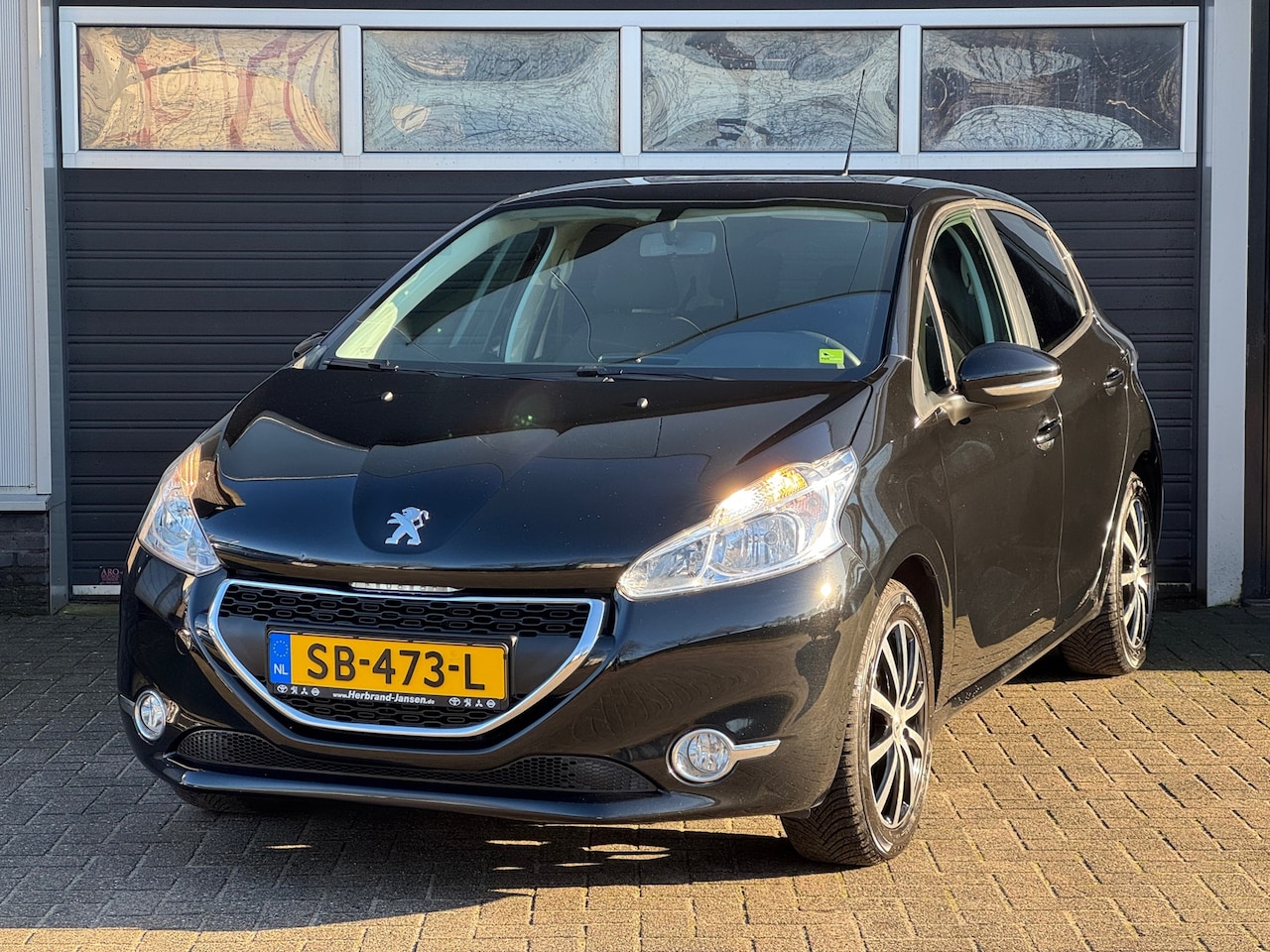 Peugeot 208 - 1.2 VTi Active Stoelverwarming, Navi, Cruise - AutoWereld.nl