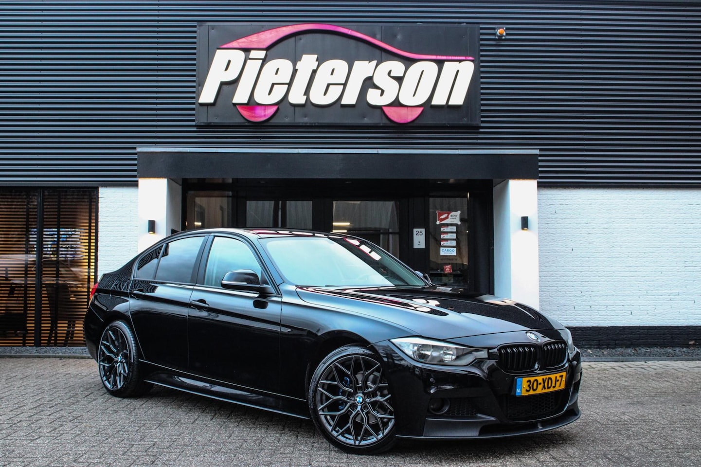 BMW 3-serie - 320i M-Sport NAP CLIMA PDC NAVI - AutoWereld.nl