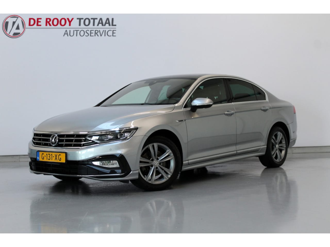 Volkswagen Passat - 1.5 TSI Elegance Business R 1.5 TSI Elegance Business R 150PK, PANORAMADAK | AFN.TREKHAAK | CAMERA | NAVI | RUIT/STOEL - AutoWereld.nl