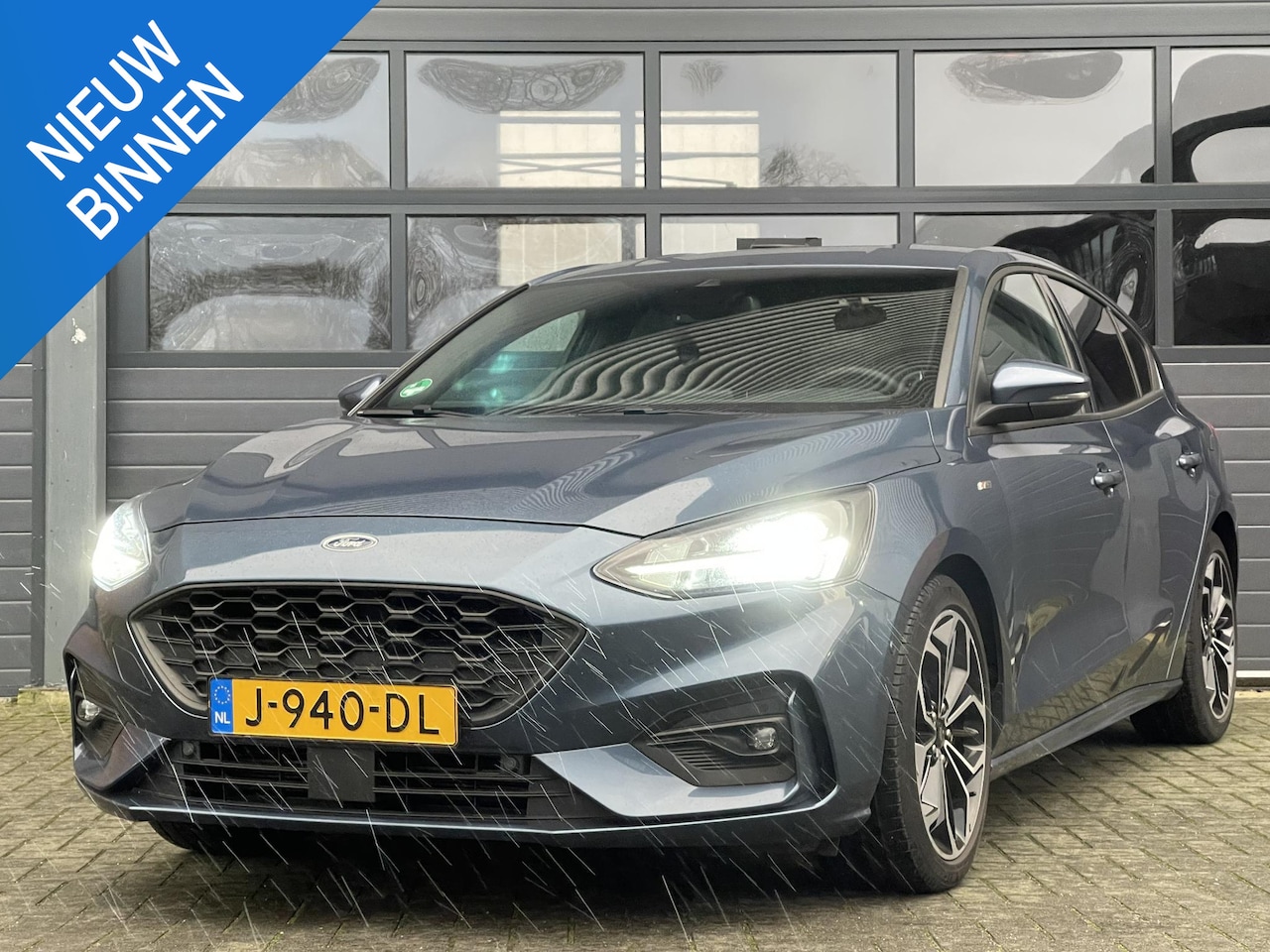 Ford Focus - 1.0 ECOBOOST ST LINE BUSINESS I APPLE/ANDROID I KEYLESS ENTRY I CLIMATE CONTROL I ACHTERUI - AutoWereld.nl