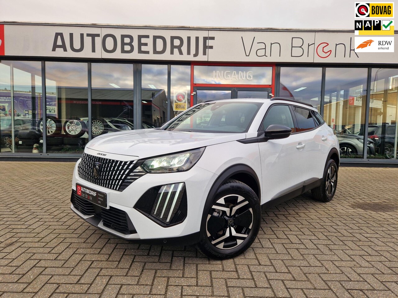 Peugeot 2008 - 1.2 130PK Allure | Carplay | PDC V+A | Cruise Control - AutoWereld.nl