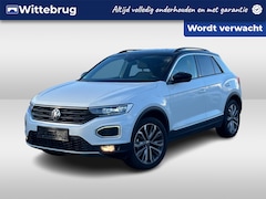 Volkswagen T-Roc - 1.5 TSI Style / DSG / 18 Inch / Virtual Cockpit / Panorama dak / Zwart dak / 12 Maanden Ga