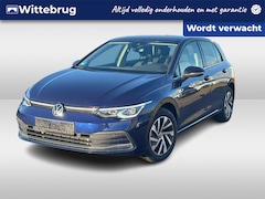 Volkswagen Golf - 1.4 eHybrid 204pk Style DSG Automaat Navigatie / App Connect / Parkeersensoren / ACC cruis