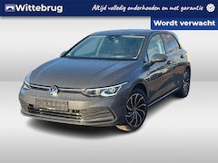 Volkswagen Golf - 1.4 eHybrid 204pk Style DSG Automaat IQ LED / Camera / LM 17 inch / Navigatie / App Connec