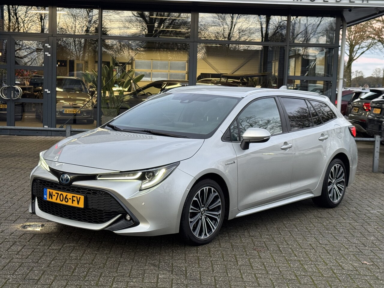 Toyota Corolla Touring Sports - 2.0 Hybrid Style Getint glas/Stoelverwarming/Cruise/Lmv - AutoWereld.nl