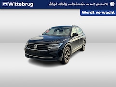 Volkswagen Tiguan - 1.4 TSI eHybrid 245pk LIFE uitvoering DSG Automaat Navigatie by APP Connect / LM velgen /