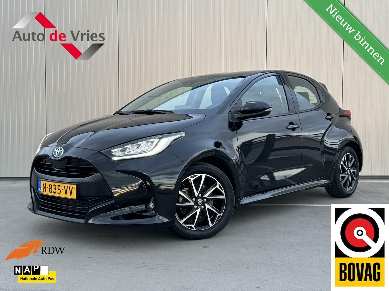 Toyota Yaris - 1.5 Hybrid Dynamic|NL-Auto|Navi|LED - AutoWereld.nl