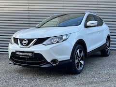 Nissan Qashqai - 1.2 N-Connecta Panoramadak / Navigatie / Parkeercamera / Parkeersensors / licht metalen ve