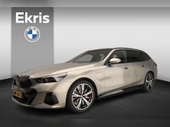 BMW 5-serie Touring - 530e | M-Sportpakket | LED | Leder | HUD | Panoramadak | Trekhaak | DAB | Harman-Kardon so