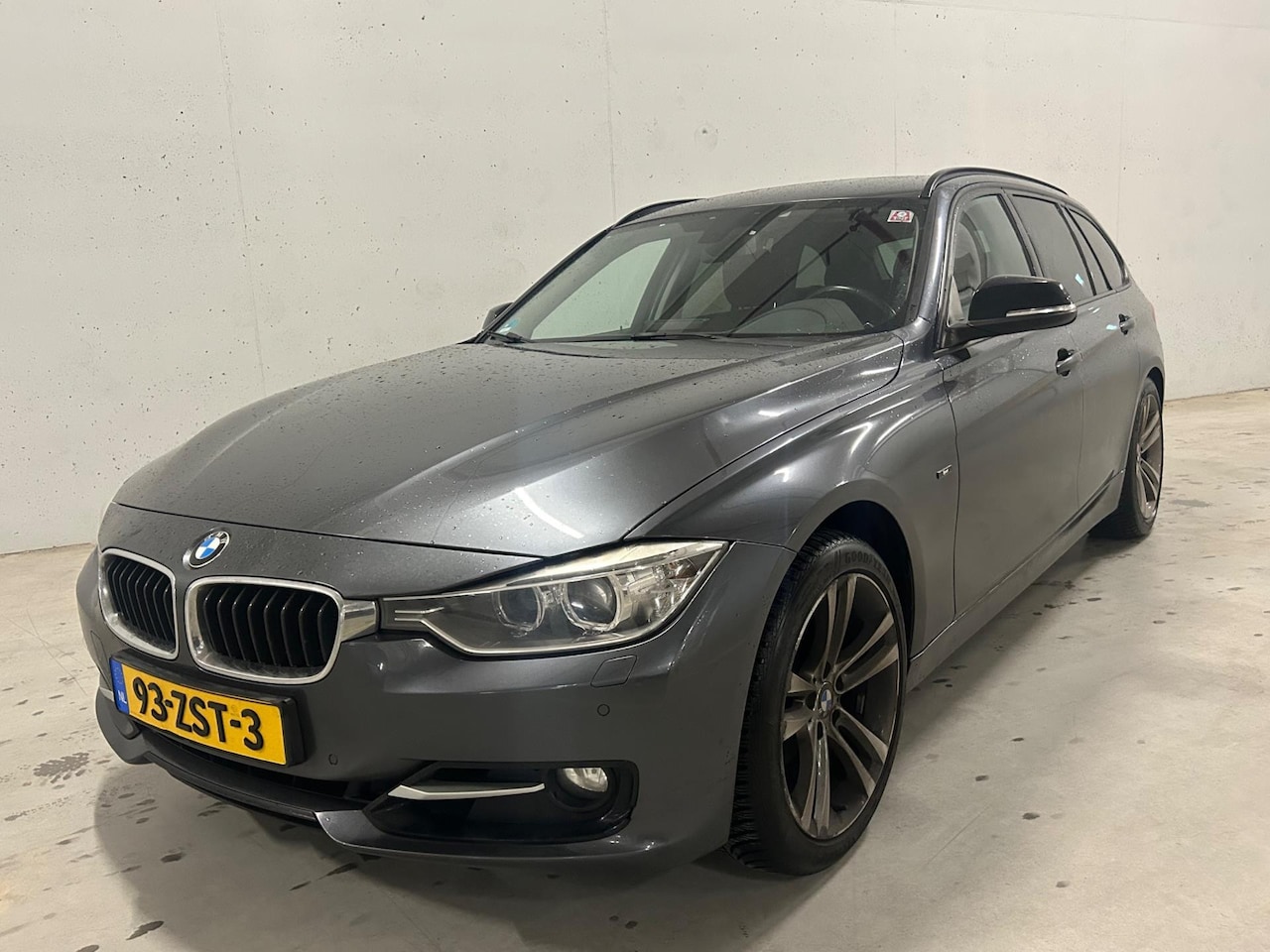 BMW 3-serie Touring - 320i High Executive Automaat - AutoWereld.nl