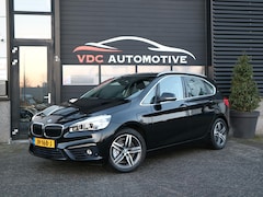 BMW 2-serie Active Tourer - 225xe Sportline | Comfort Access | Parkeersensoren | LED | Navigatie | Dealer Onderhouden