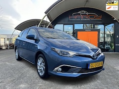 Toyota Auris Touring Sports - 1.8 Hybrid Lease Pro PANO / NAVI / XENON / STOELVERWARMING / DEALER ONDERHOUDEN