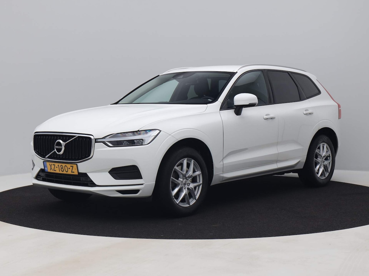 Volvo XC60 - 2.0 D4 Automaat Momentum | KEYLESS | TREKHAAK - AutoWereld.nl