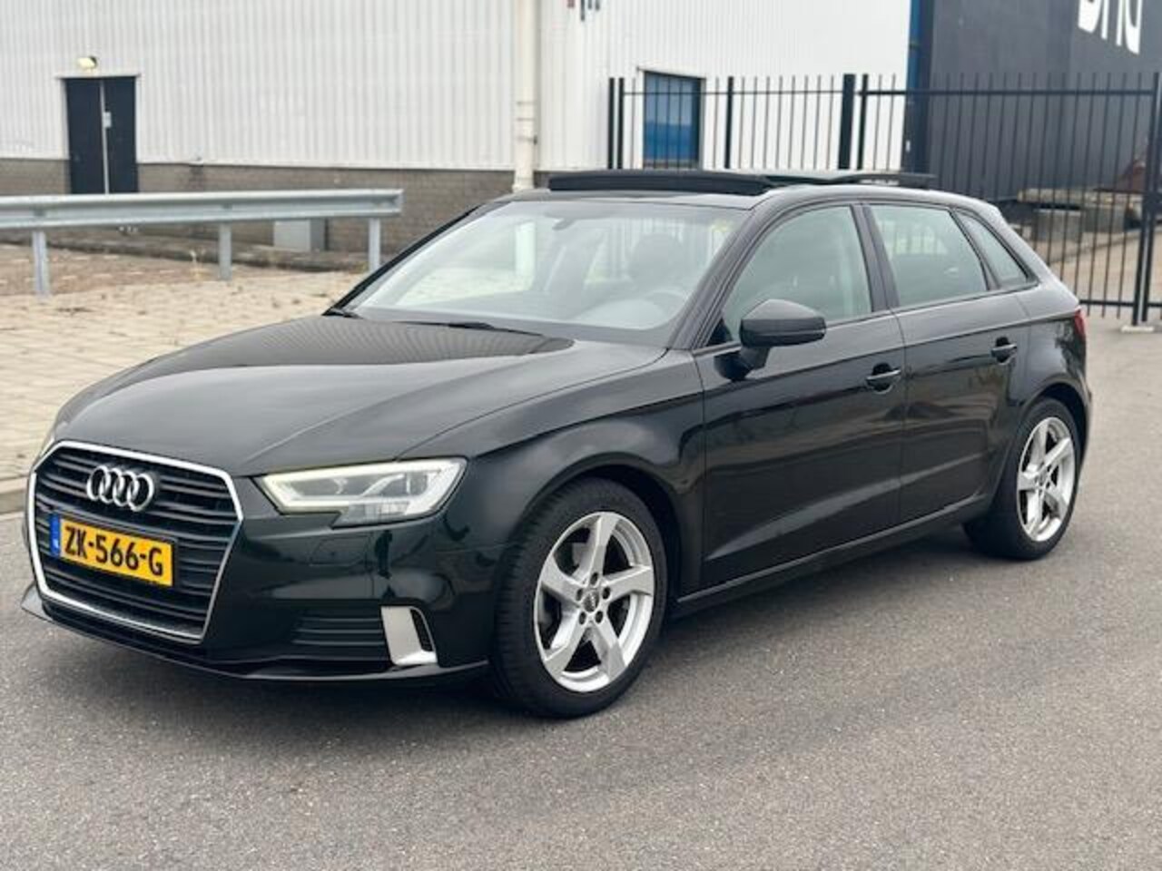 Audi A3 Sportback - 30 TFSI Sport S Line Edition 30 TFSI Sport S Line Edition - AutoWereld.nl