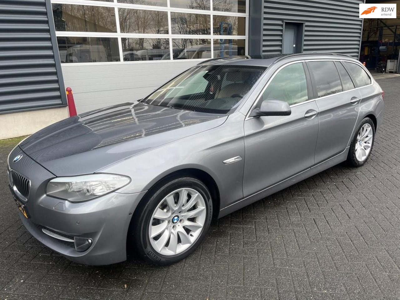 BMW 5-serie Touring - 525d High Executive M Sport TV Panoramadak - AutoWereld.nl