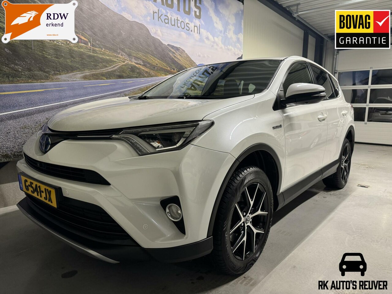 Toyota RAV4 - 2.5 Hybrid AWD Executive / 360 °/ Trekh. - AutoWereld.nl