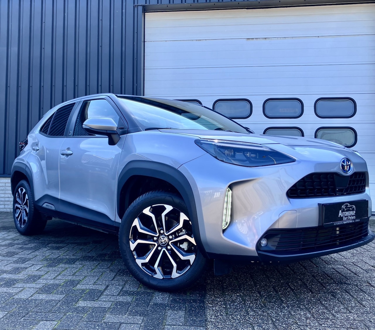 Toyota Yaris Cross - 1.5 Hybrid Business Plus/luxe uitvoering/TEAM D/Camera/LED/ KEY less - AutoWereld.nl