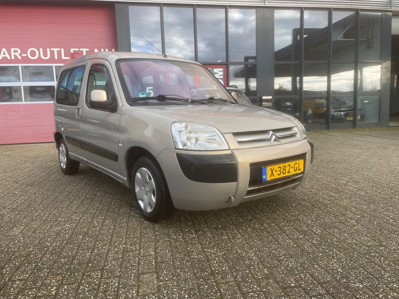 Citroën Berlingo - 1.4i First airco nette auto - AutoWereld.nl