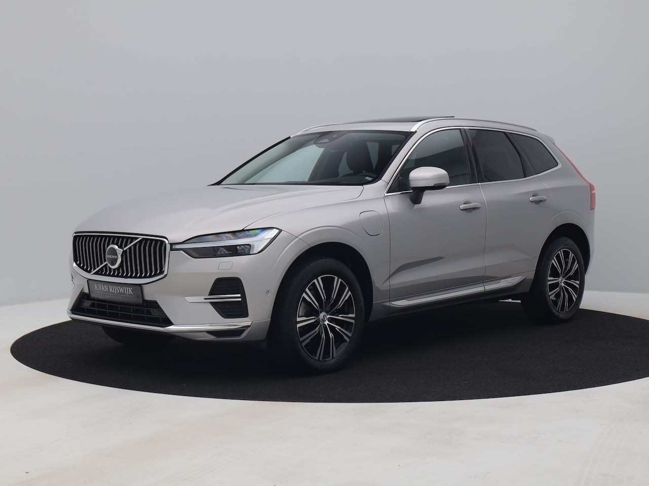 Volvo XC60 - 2.0 Recharge T8 AWD Inscription | HUD | MEMORY | H&K | PANO | STOELVENT. - AutoWereld.nl