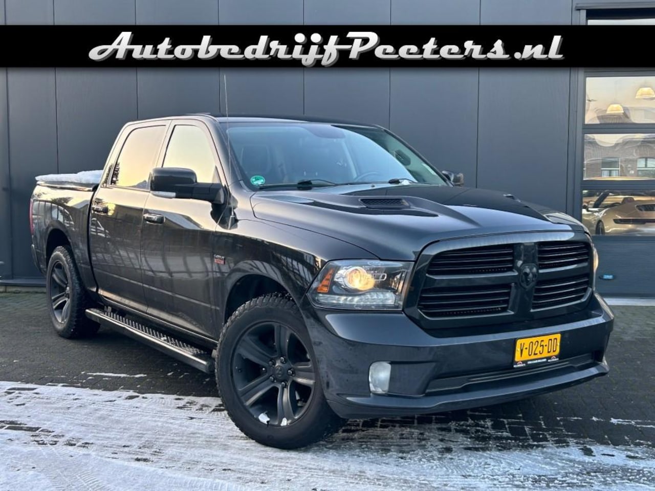 Dodge Ram - 5.7 V8 4WD LPG-G3 S.dak Leder Navi Camera Trekhaak NL-auto - AutoWereld.nl