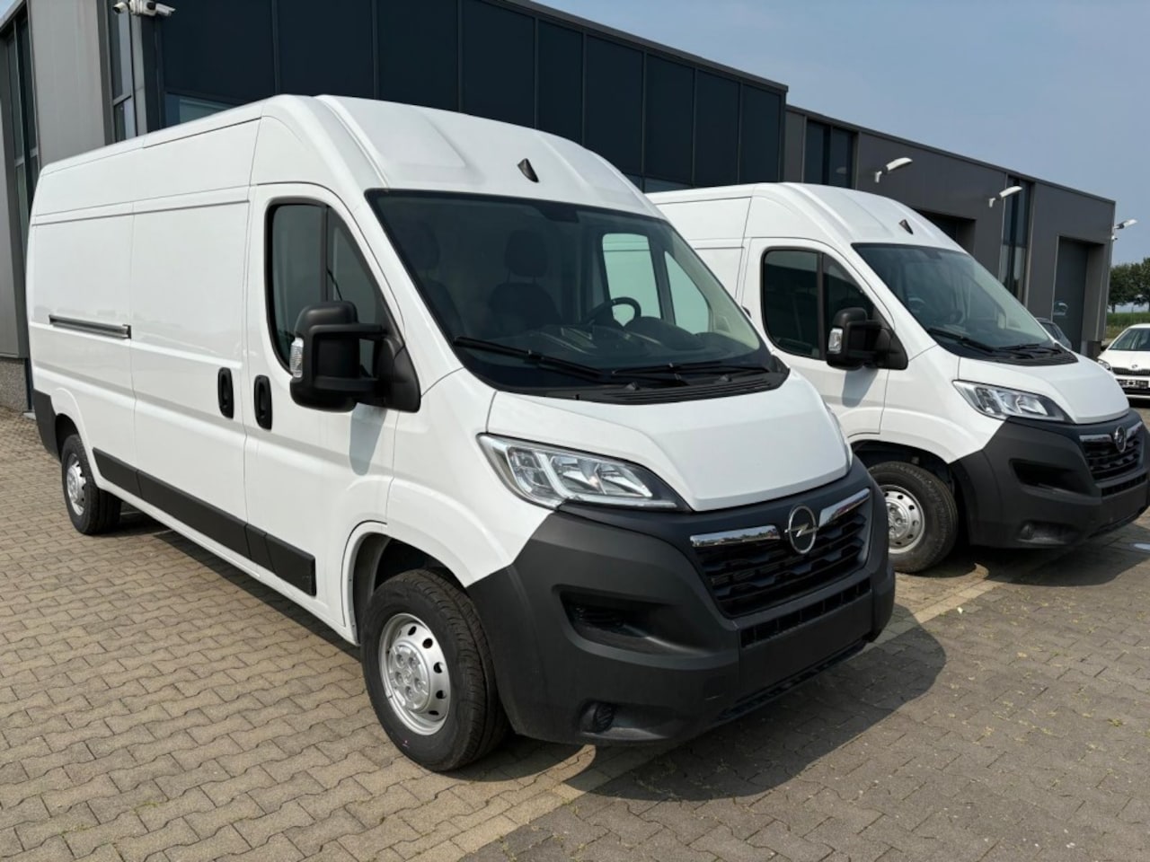 Opel Movano - 2.2D 140 L3H2 3.5 Navigatie, Climate control, Camera PDC 270 gra - AutoWereld.nl