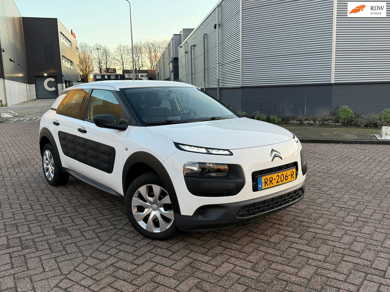 Citroën C4 Cactus - 1.2 PureTech Live NEW APK Volledig onderhouden - AutoWereld.nl