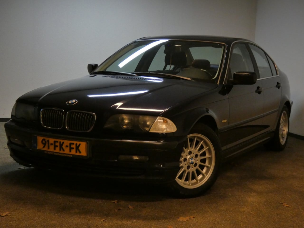 BMW 3-serie - 323i Executive Nwe APK airco - AutoWereld.nl