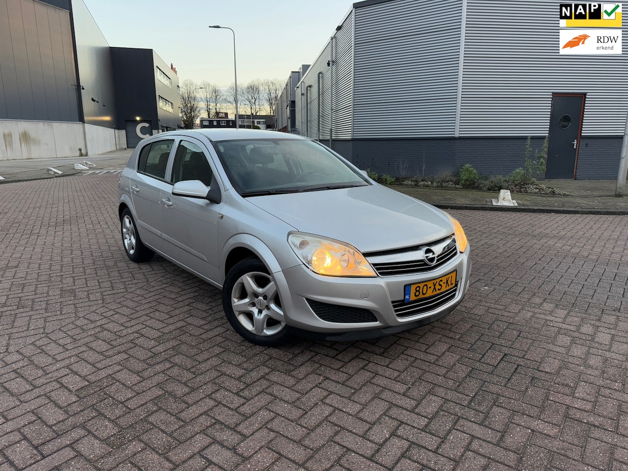 Opel Astra - 1.6 Business AUTOMAAT AIRCO APK 12/2025 - AutoWereld.nl