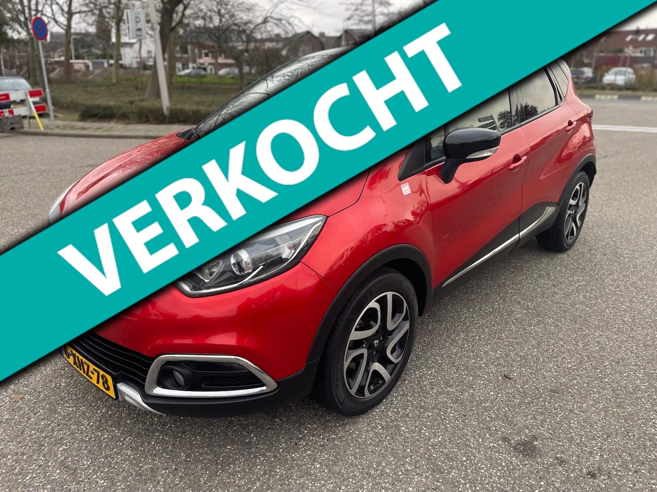 Renault Captur - 1.2 TCe Helly Hansen / automaat / navi / cruise.control / elek.pakket / leder / keyless / - AutoWereld.nl