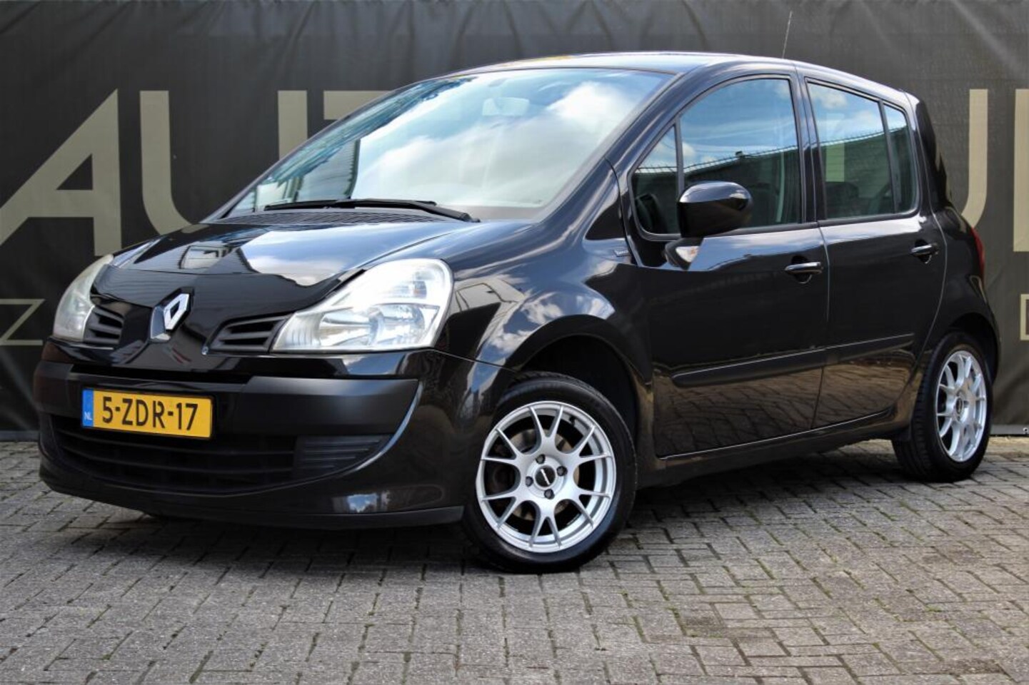 Renault Modus - 1.2-16V Authentique*Airco*Elektr.ramen*'15''velgen* - AutoWereld.nl