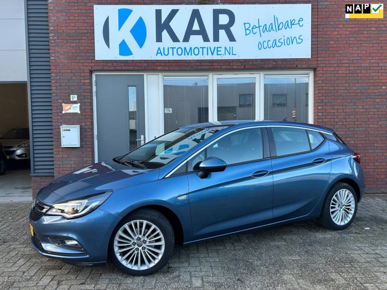 Opel Astra - 1.0 Business+ - Navi - PDC V+A - 17" LMV - NAP - AutoWereld.nl