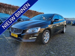 Volvo V60 - 1.6 T3 Momentum AUTOMAAT ✅NIEUWE APK ✅TREKHAAK