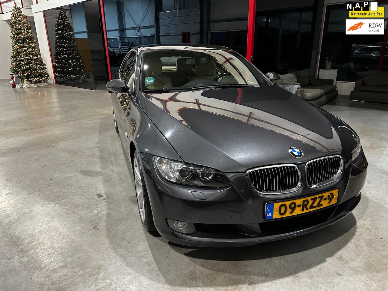 BMW 3-serie Cabrio - 325i / Leder / Navi / Xenon / PDC / Automaat / Cruise / - AutoWereld.nl