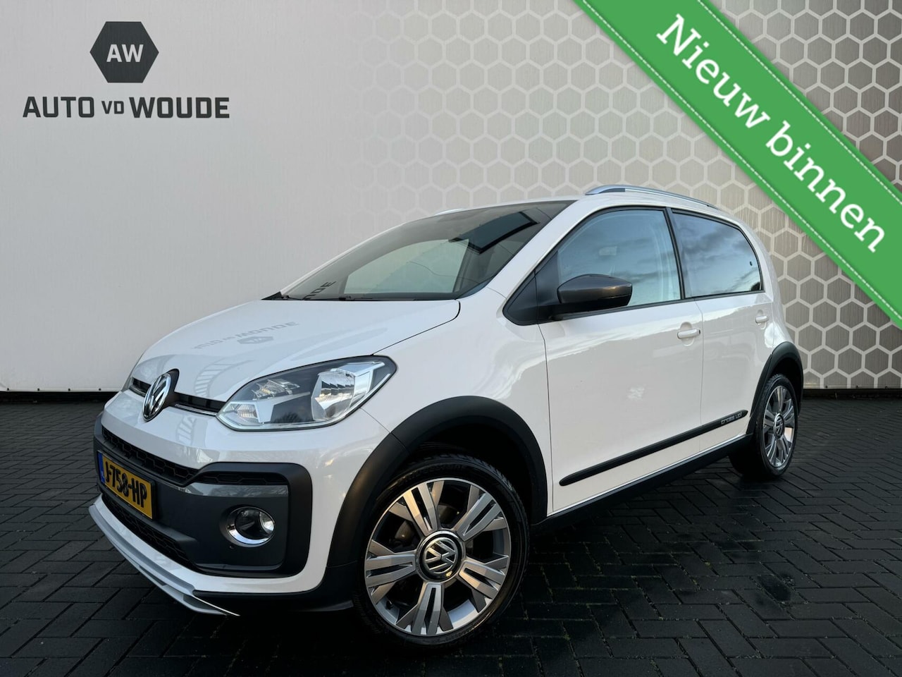 Volkswagen Up! - 1.0 TSI BMT cross up! stoelverwarming - AutoWereld.nl