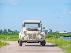 Citroën 2 CV - 4x4 Sahara