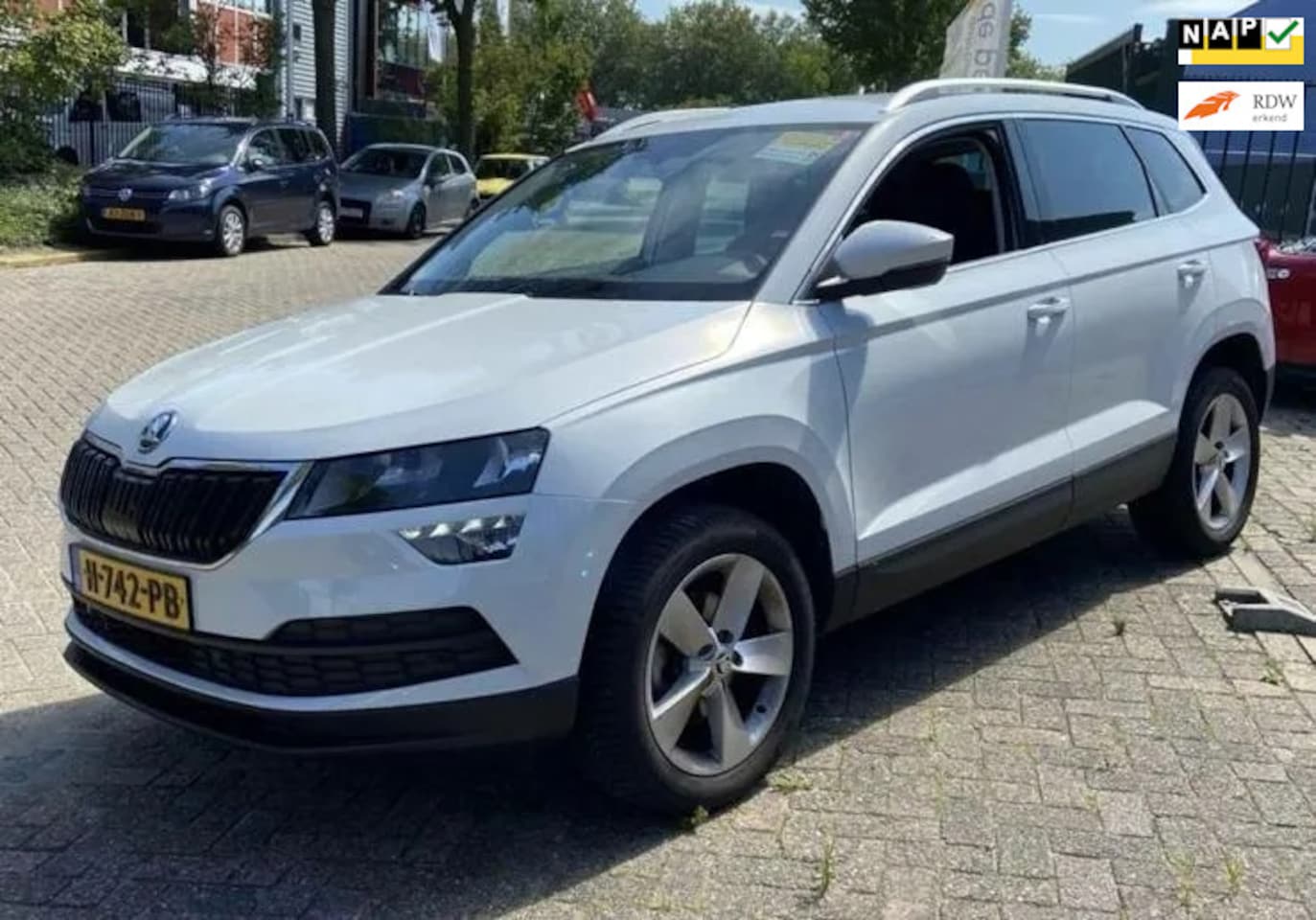 Skoda Karoq - 1.0 TSI Ambition Business 1.0 TSI Ambition Business - AutoWereld.nl