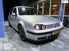 Volkswagen Golf - 1.6-16V