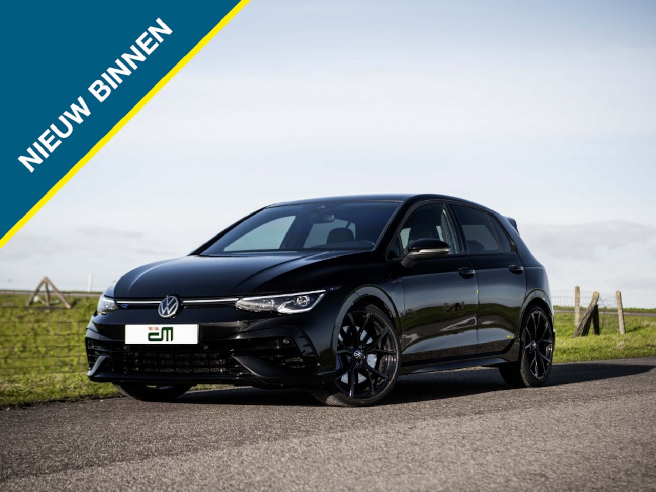 Volkswagen Golf - 2.0 TSI R 4Motion Pano Leder Winter-pakket - AutoWereld.nl