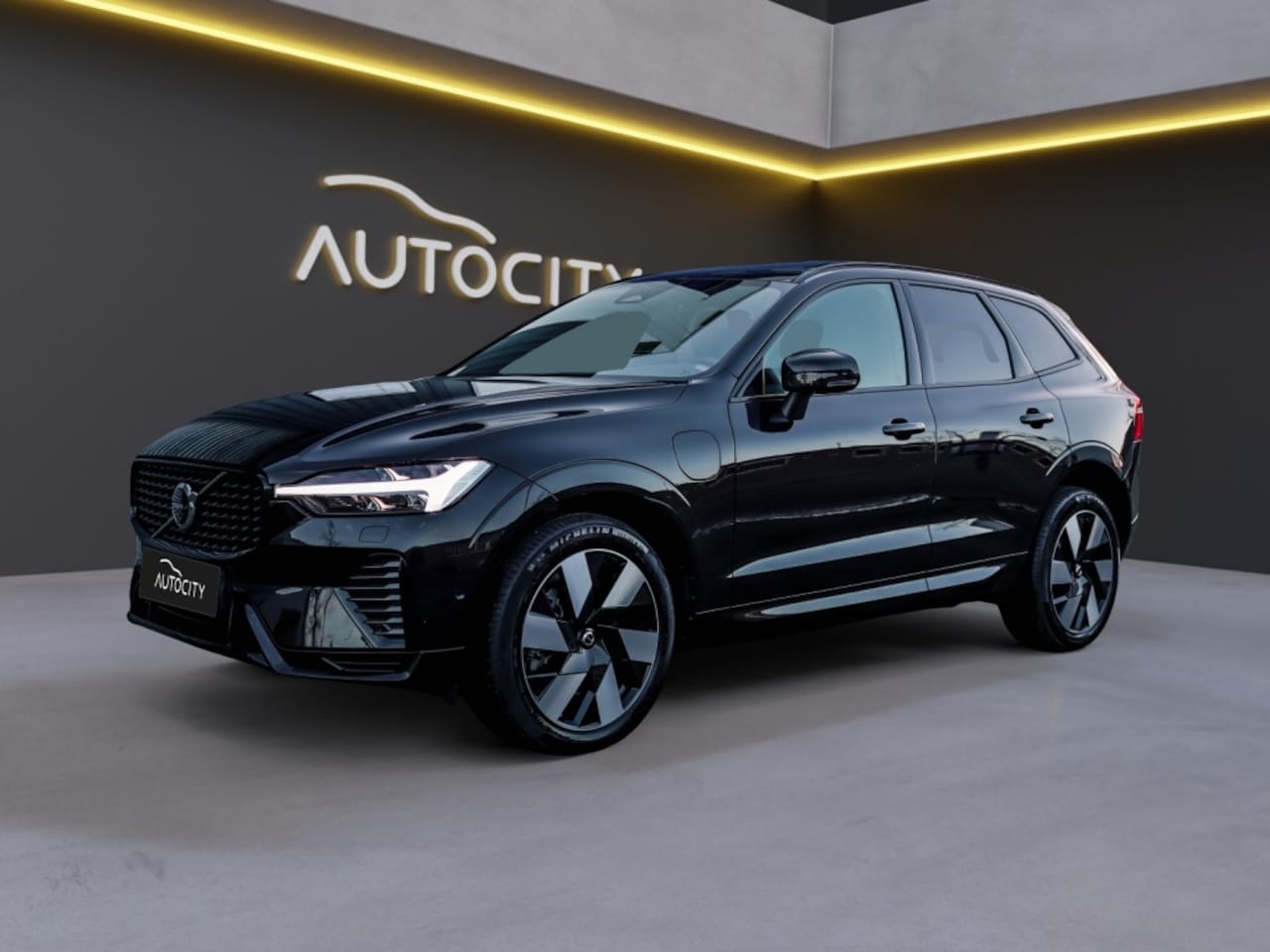 Volvo XC60 - XC 60 T8 AWD Plus Dark Long Range l Pano l Harman l 360 l Memory - AutoWereld.nl