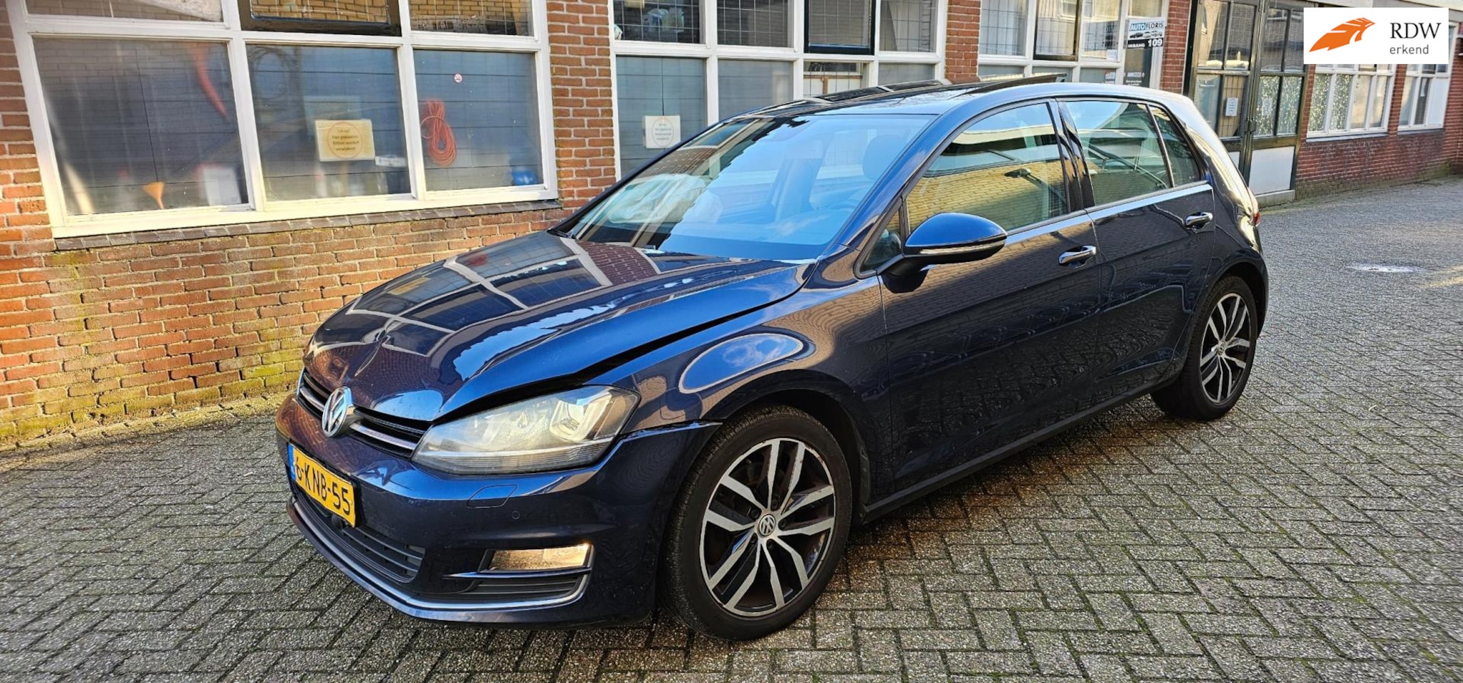 Volkswagen Golf - 1.4 TSI ACT Highline rijdbare schade dsg aut pano etc - AutoWereld.nl