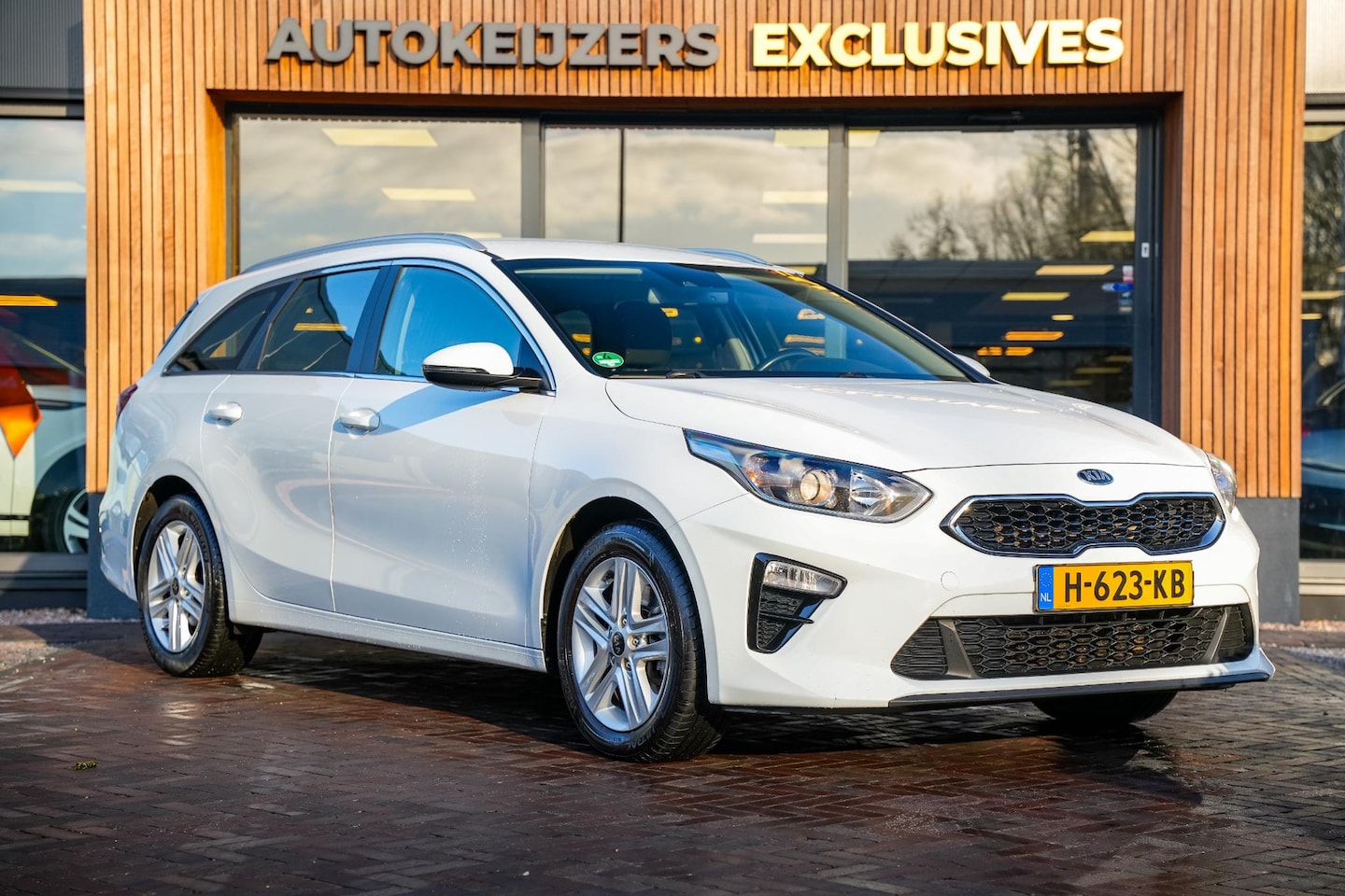 Kia Cee'd Sportswagon - Ceed 1.0 T-GDi DynamicLine Camera Navigatie Cruise Control DAB+ - AutoWereld.nl