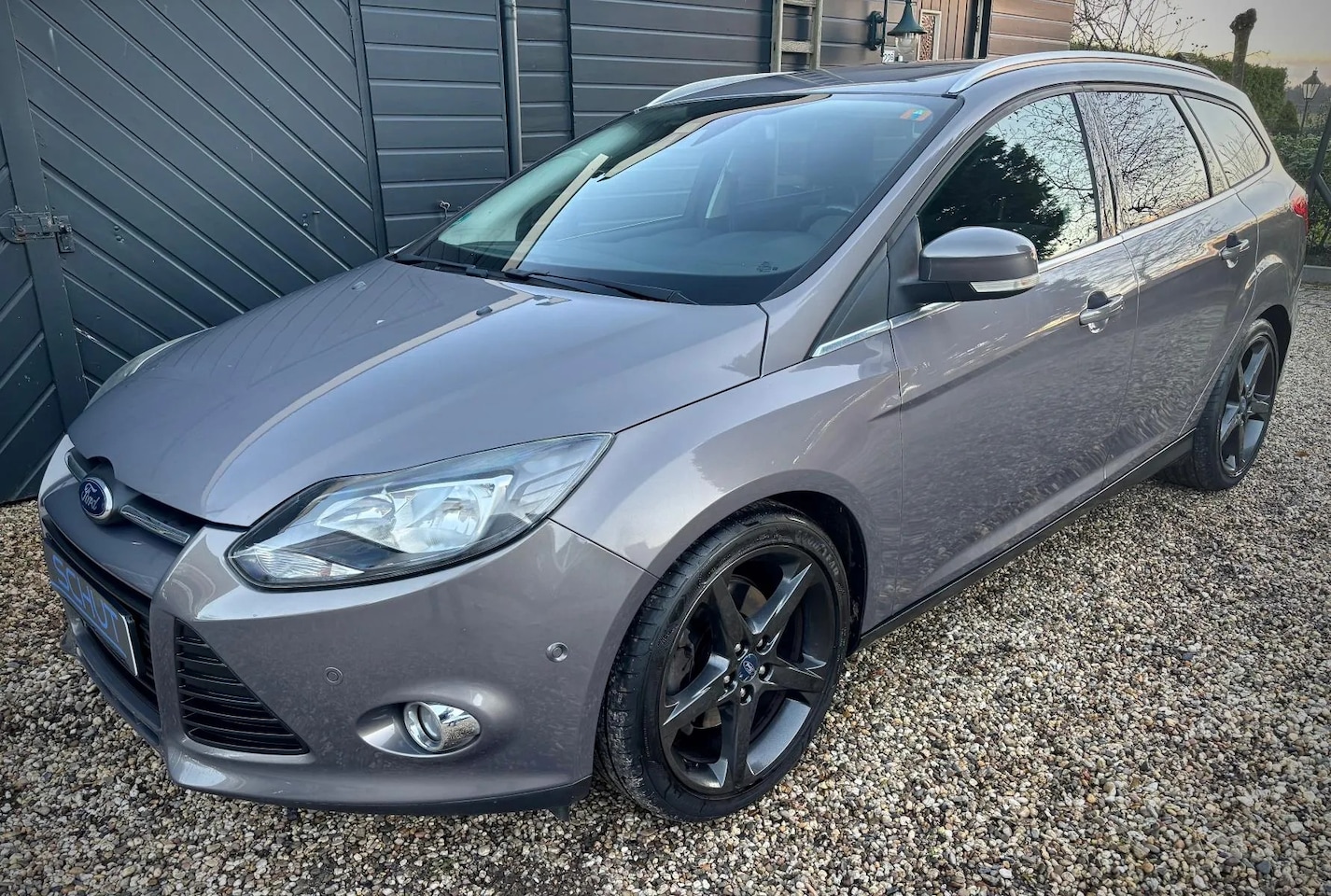 Ford Focus Wagon - 1.6 EcoBoost Titanium | CLIMA | DEALERONDERHOUDEN | LAGE KM-STAND | PDC - AutoWereld.nl