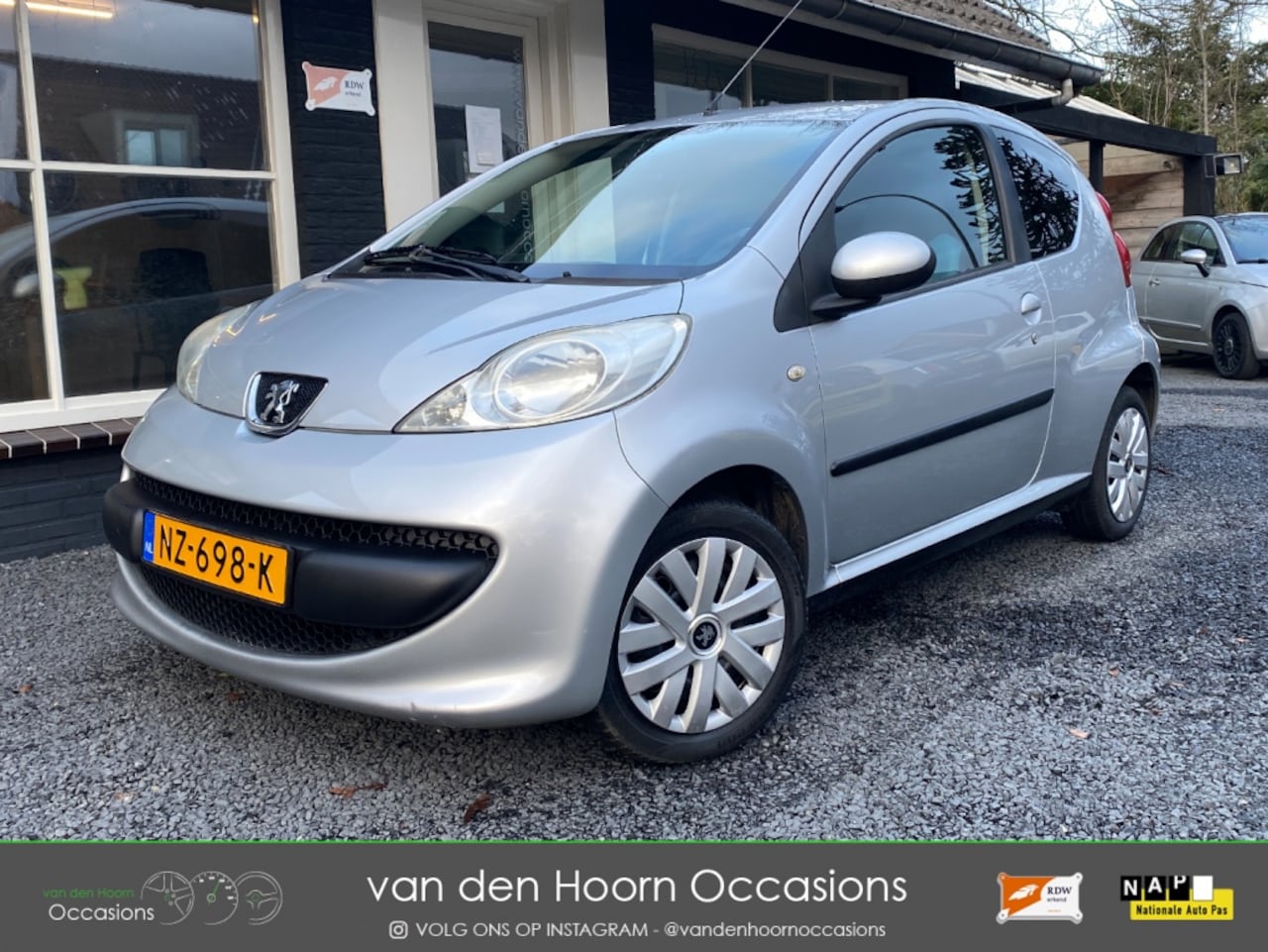 Peugeot 107 - 1.0-12V Urban Move 1.0-12V Urban Move - AutoWereld.nl