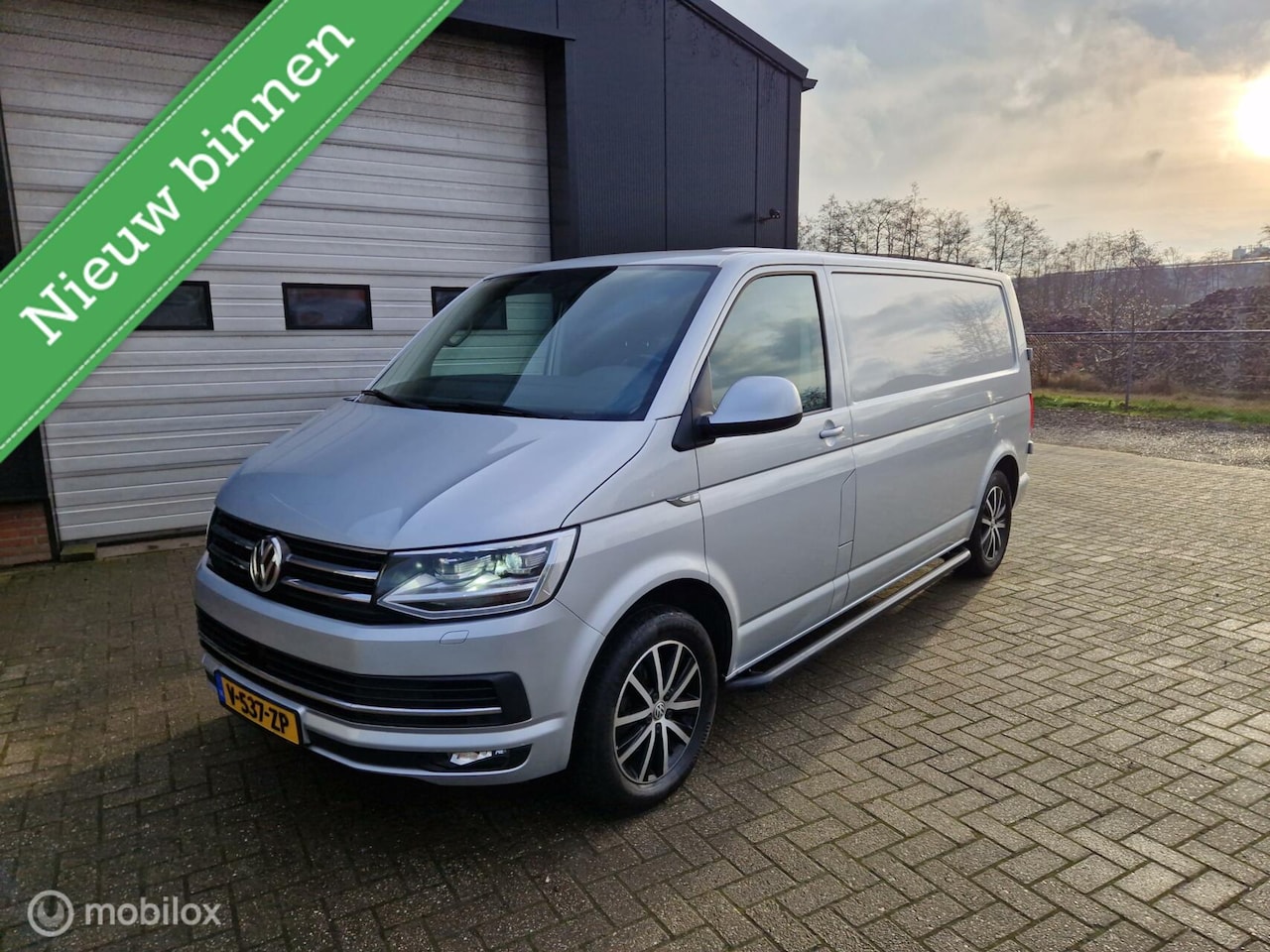 Volkswagen Transporter - 2.0 TDI L2H1 Comfortline 2.0 TDI L2H1 Comfortline - AutoWereld.nl