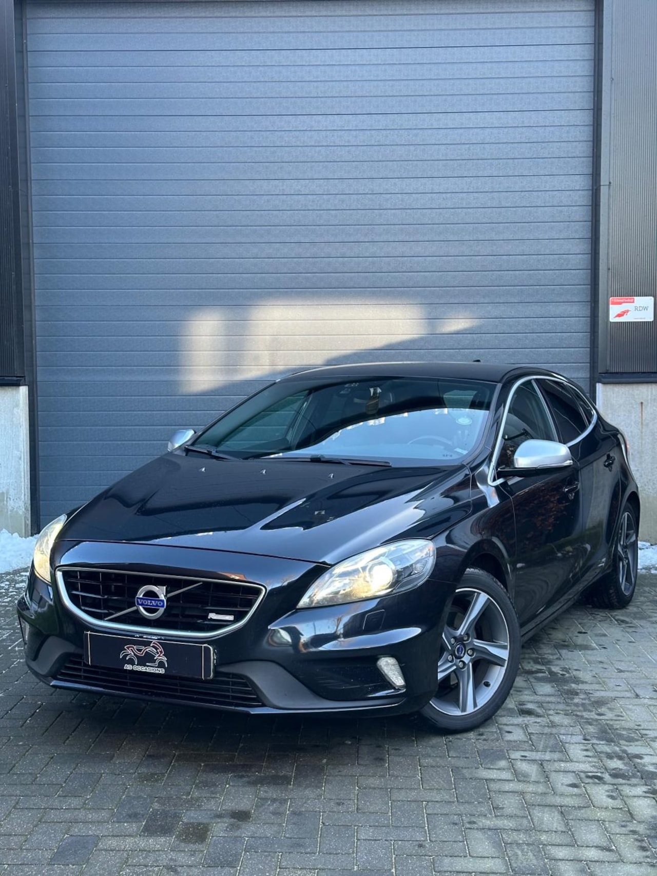 Volvo V40 - 1.6 D2 R-Design Xenon - Cam - Stoelvw - Airco - AutoWereld.nl