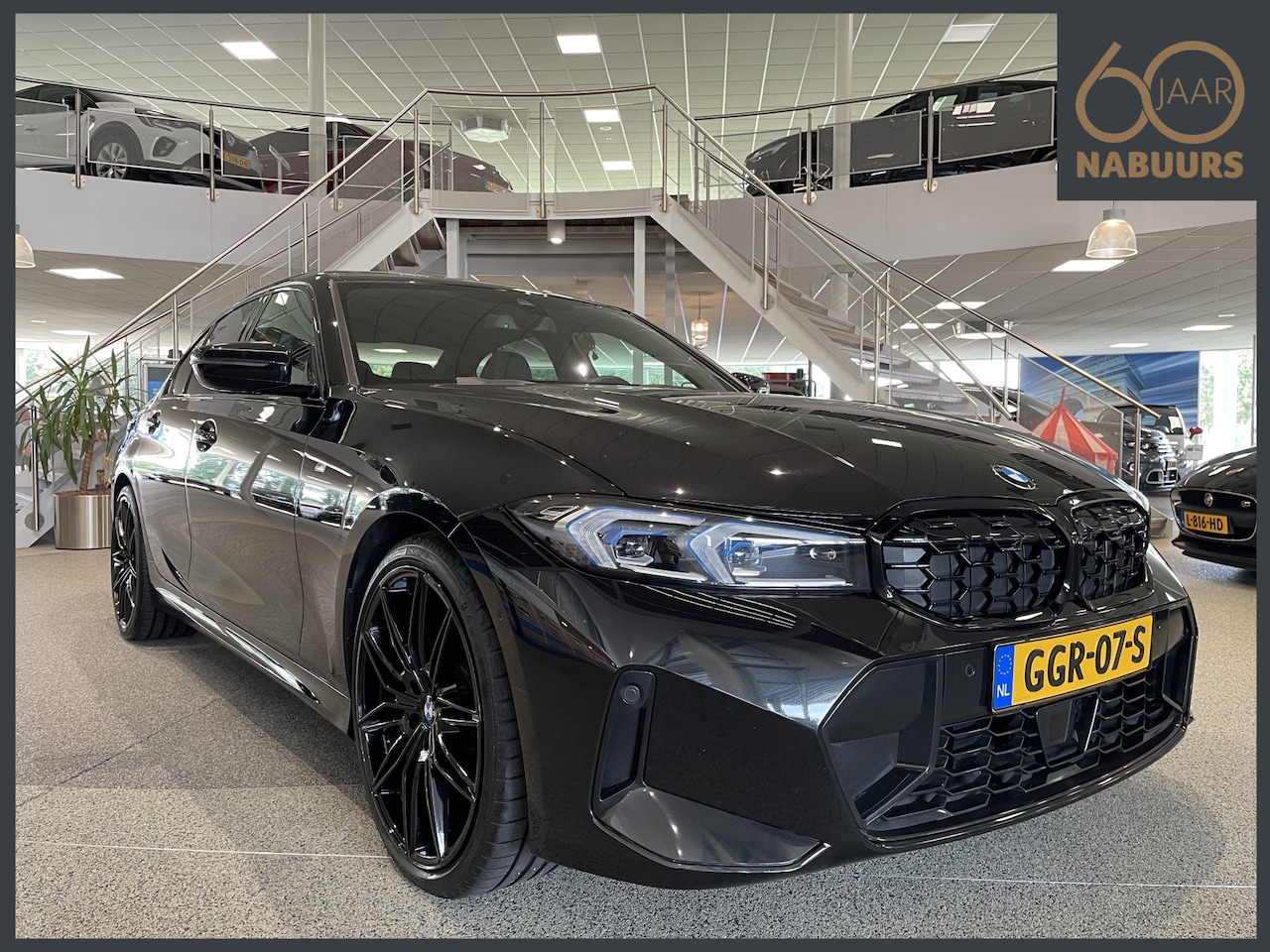 BMW 3-serie - 320i M Sport 320i M sport, Schuifdak, Trekhaak, ACC, HUD - AutoWereld.nl