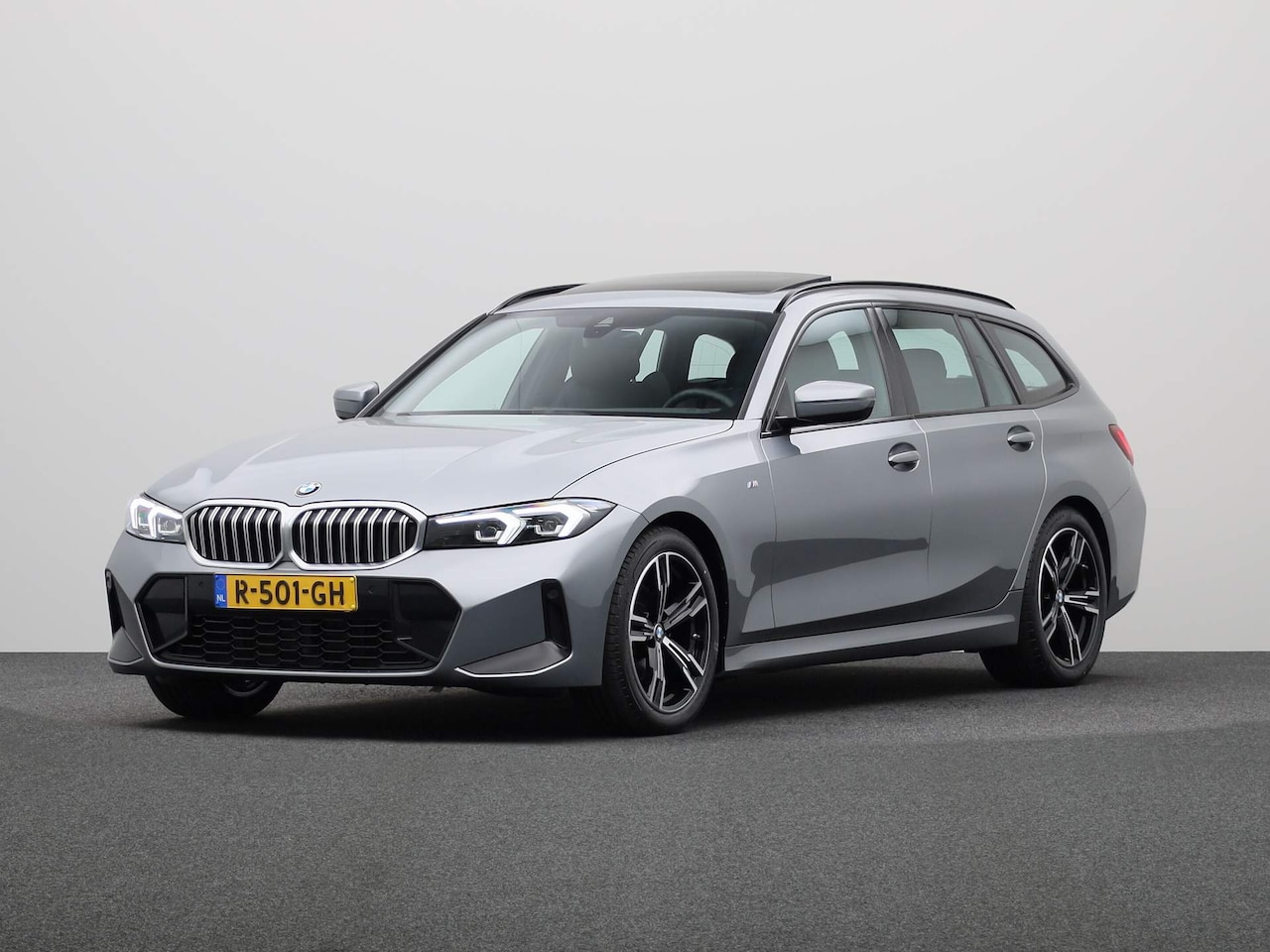 BMW 3-serie Touring - 320i | M-sport Shadow Line | BMW Live Cockpit Plus | Leder | Stoelverwarming | Sportstoele - AutoWereld.nl