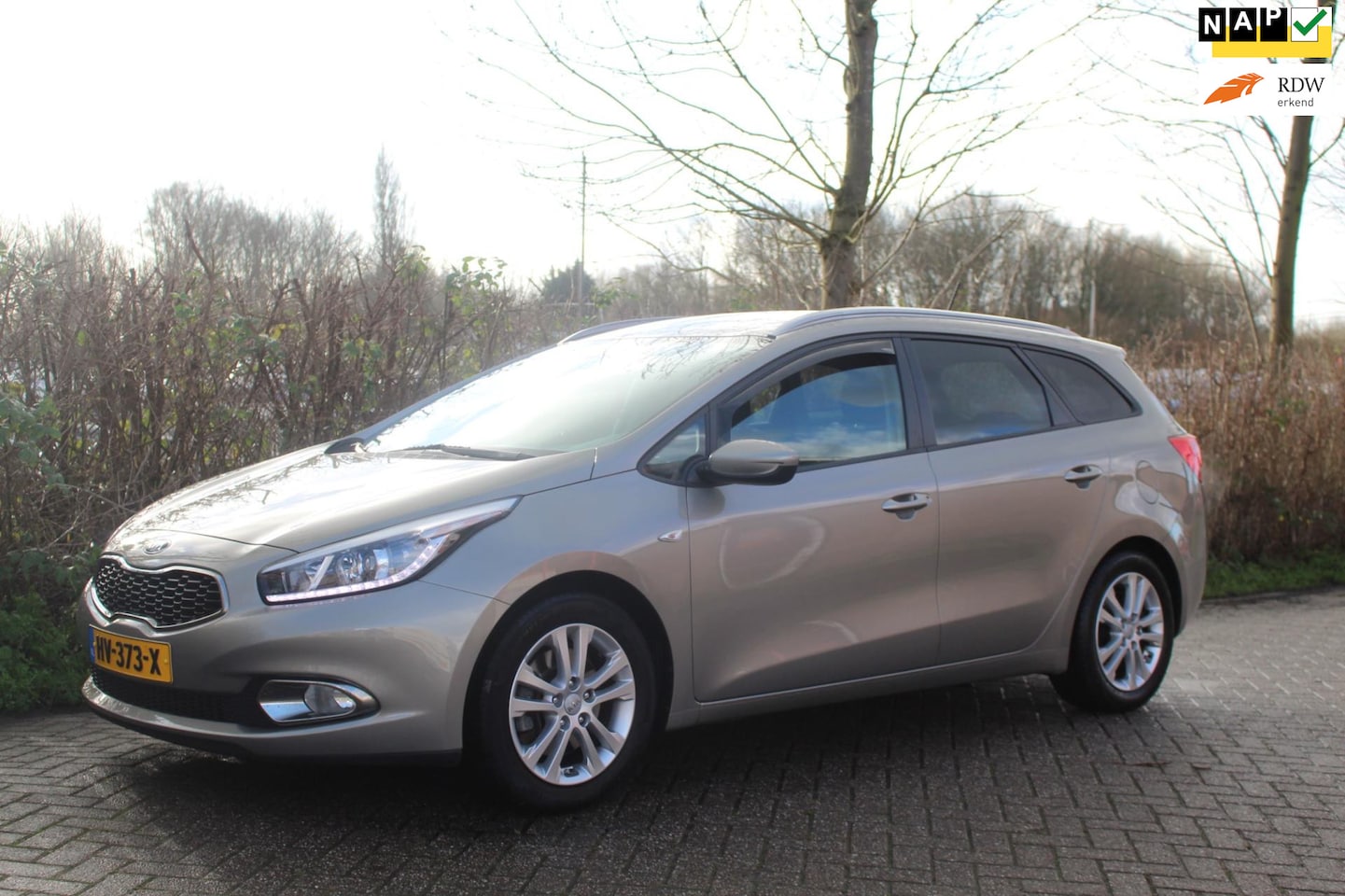 Kia Cee'd Sportswagon - 1.6 GDI First Edition *Navi *Camera *Cruise - AutoWereld.nl