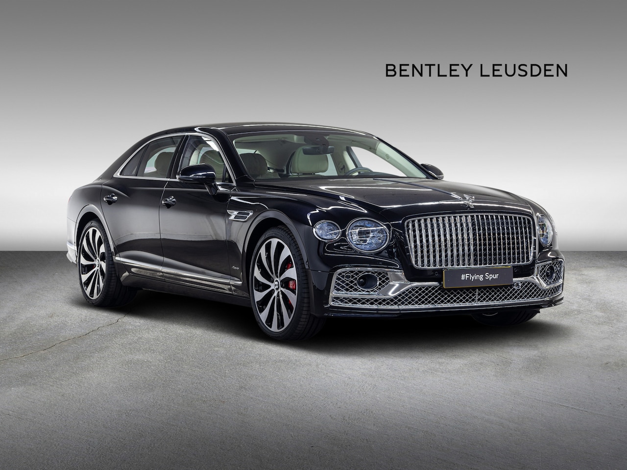 Bentley Flying Spur - V8 Azure |Piano Linen Veneer|Rotating Display|NAIM - AutoWereld.nl